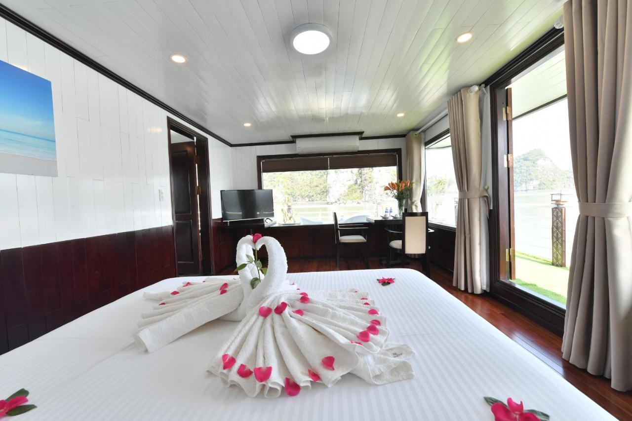 Halong Sapphire Cruise Hotel Nan Giang Bagian luar foto