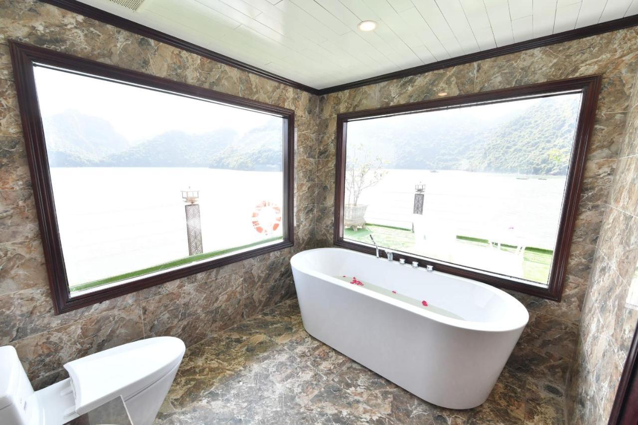 Halong Sapphire Cruise Hotel Nan Giang Bagian luar foto