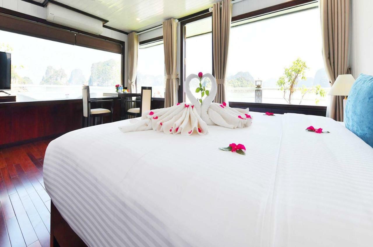 Halong Sapphire Cruise Hotel Nan Giang Bagian luar foto