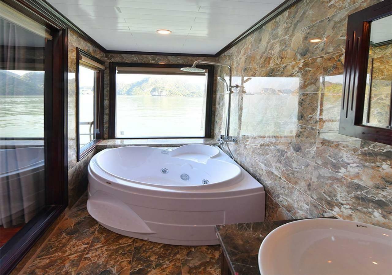 Halong Sapphire Cruise Hotel Nan Giang Bagian luar foto